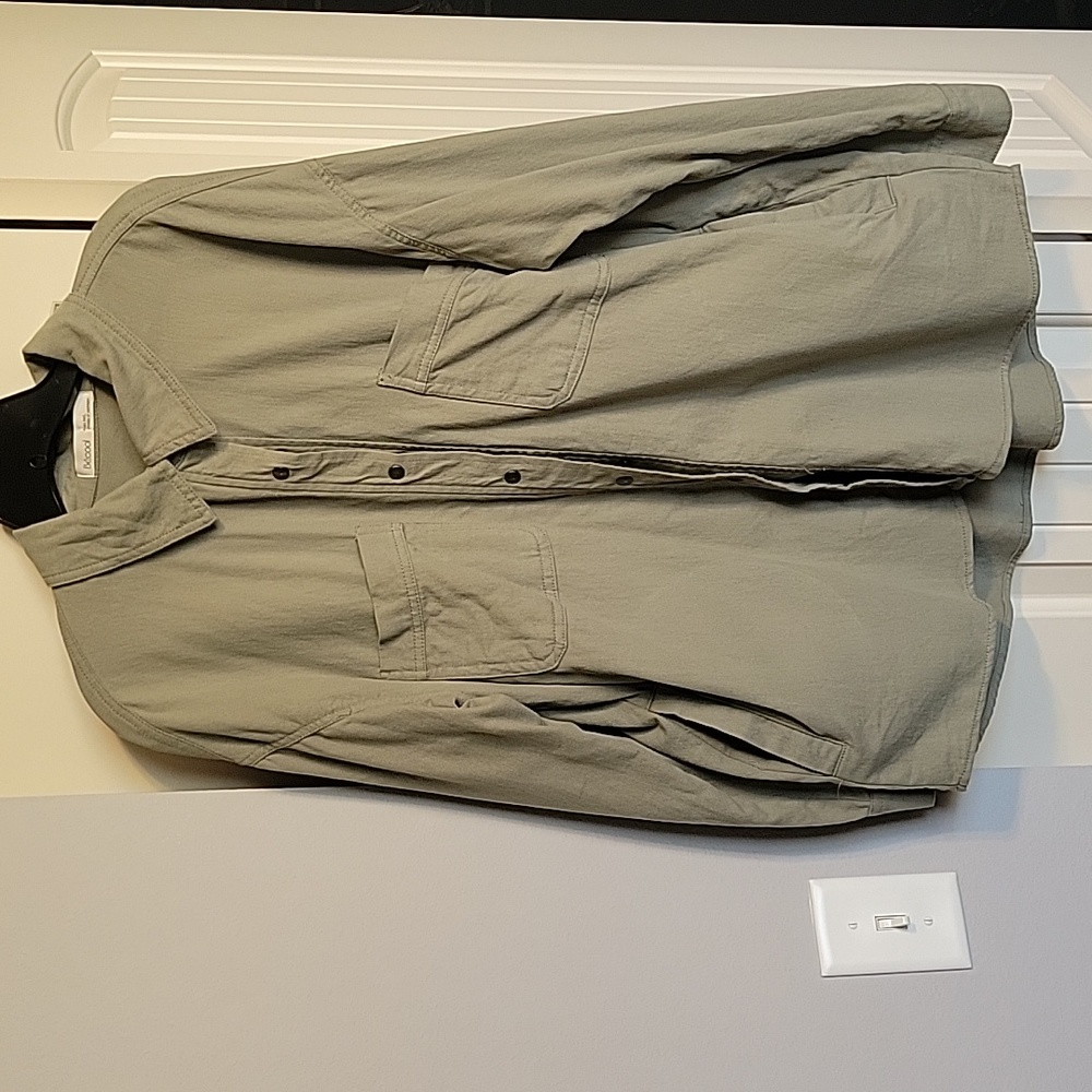 Army green shacket with pockets